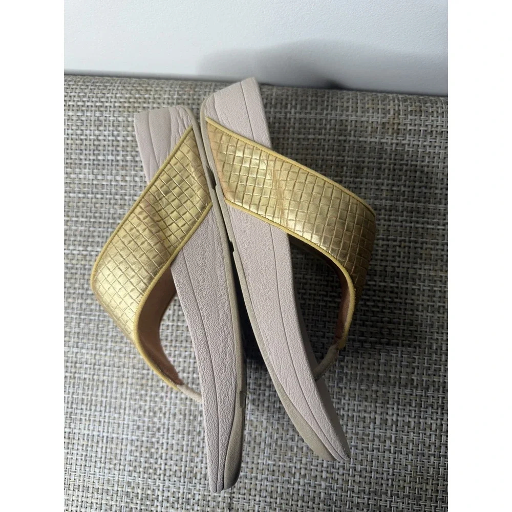 FitFlop Sandals Womens Size 8 Thong Comfort Slip On Metallic Casual  Gold